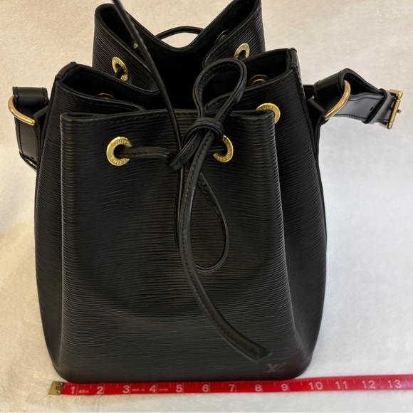 Authentic Louis Vuitton Epi Petit Noe in Black - Picture 3 of 15